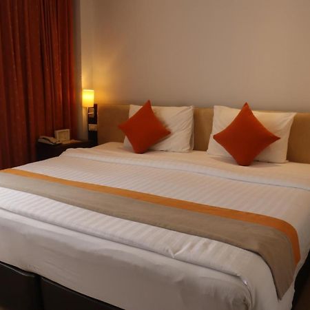 Bossotel Bangkok Exterior foto