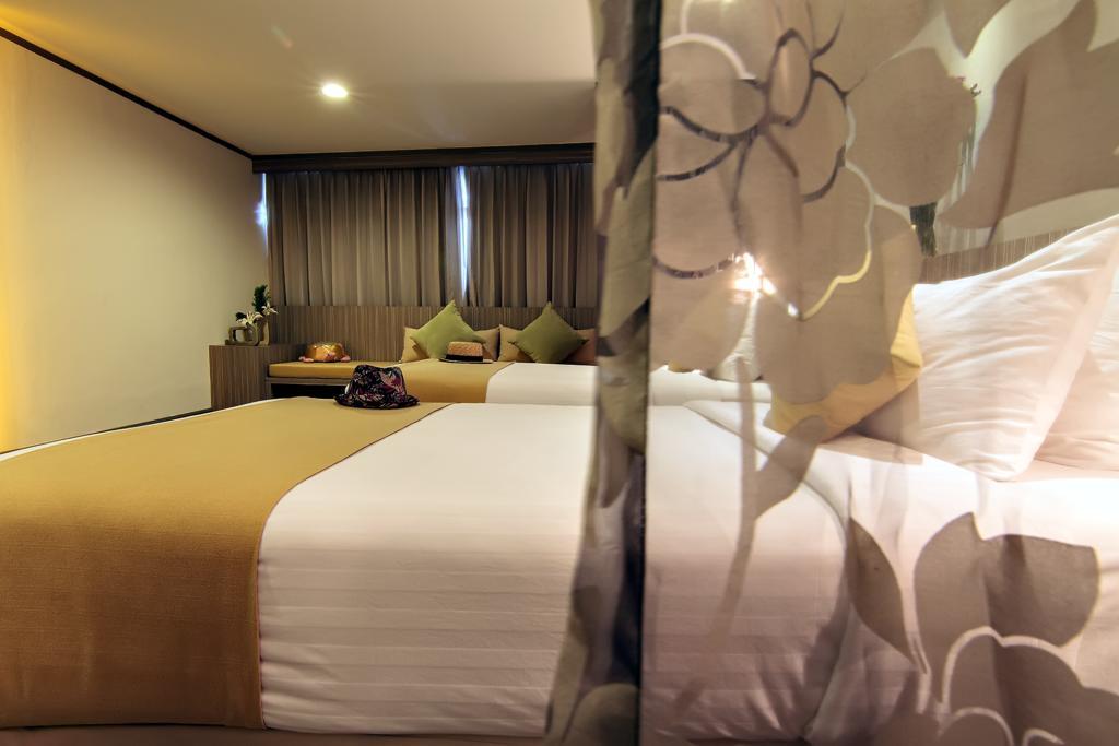 Bossotel Bangkok Exterior foto