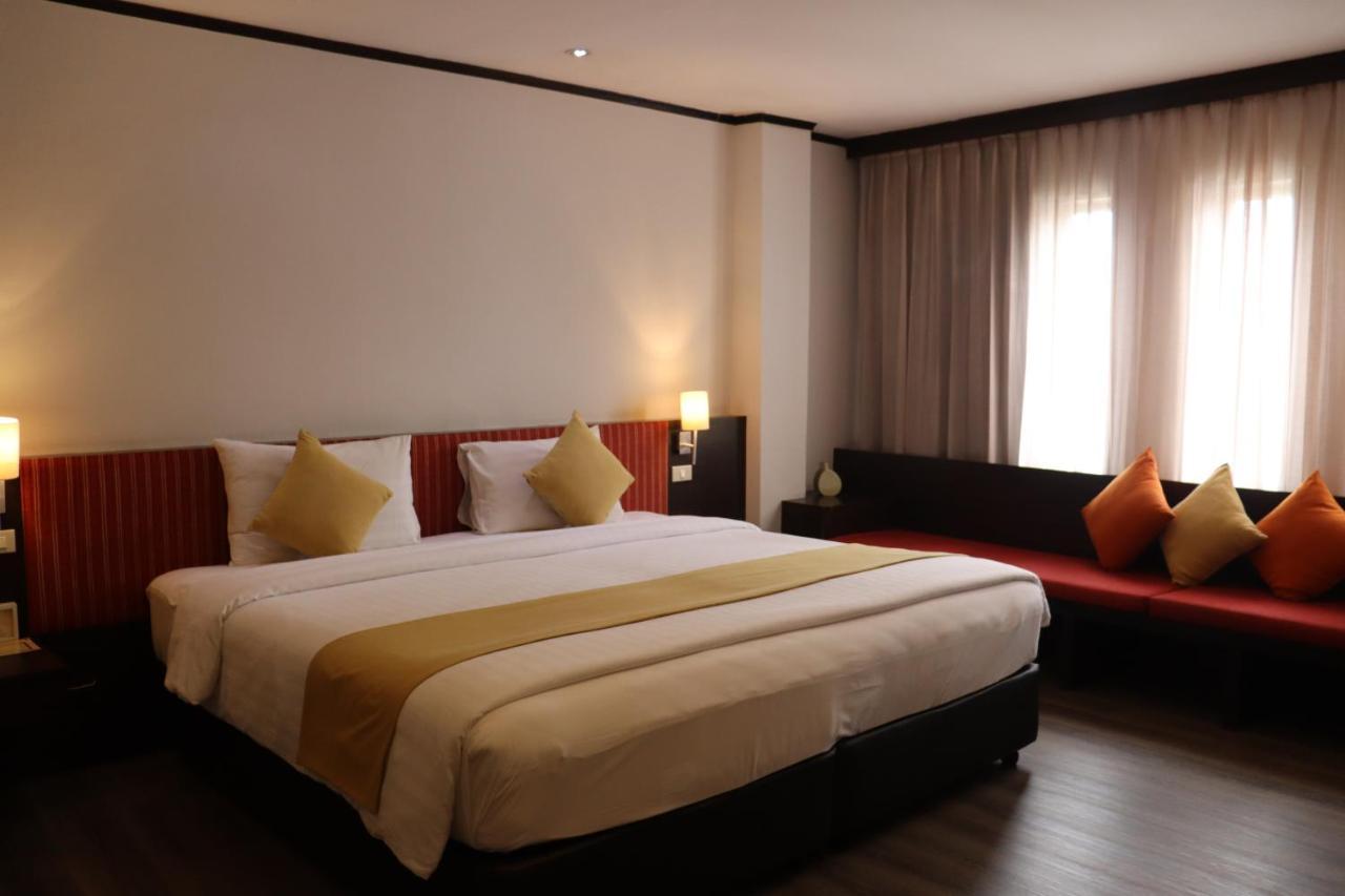 Bossotel Bangkok Exterior foto
